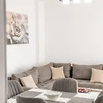 Apartment Azure Vista Apartment-white *