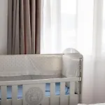 Azure Vista Apartment-white