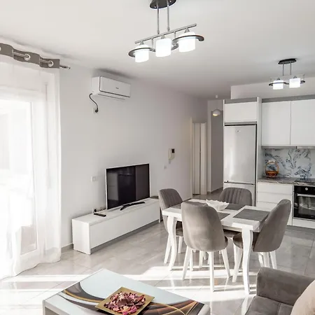 Azure Vista Apartment-white *