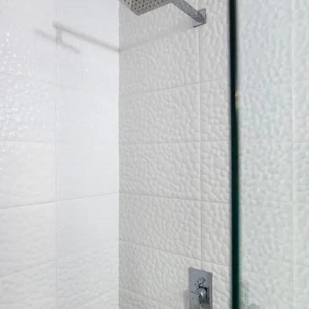 Azure Vista Apartment-white 아파트