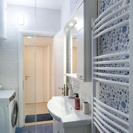 Azure Vista Apartment-white *
