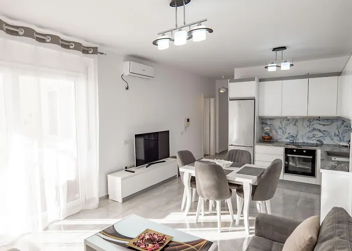 Azure Vista Apartment-white *