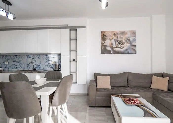 Azure Vista Apartment-white Saranda