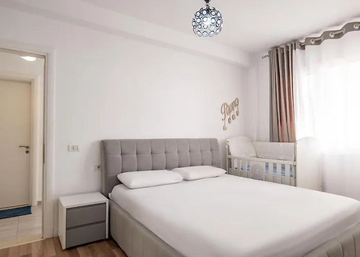 Azure Vista Apartment-white Apartament