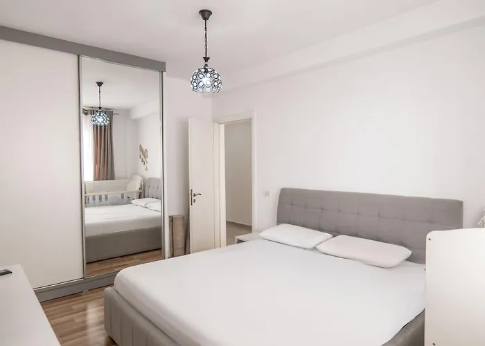 Azure Vista Apartment-white Apartament *