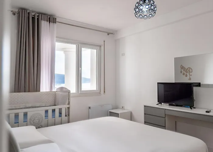 Apartament Azure Vista Apartment-white